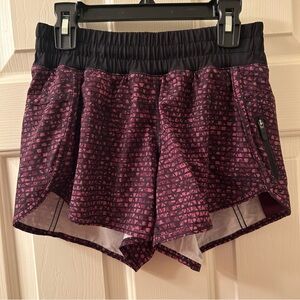Lululemon Tracker Short 4” Mid Rise Size 4 Shatter Weave Dust Coral Plum Black